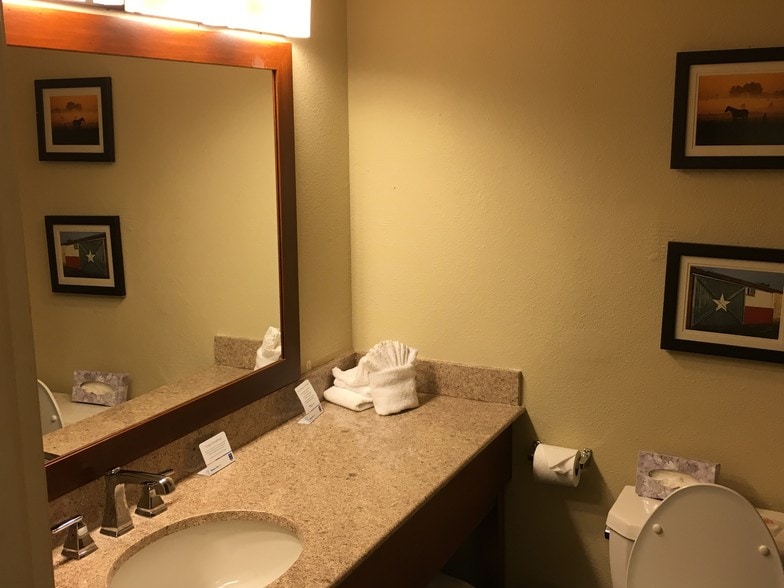 More Photos Of 11050 Southwest Fwy, Houston Hotel For Sale