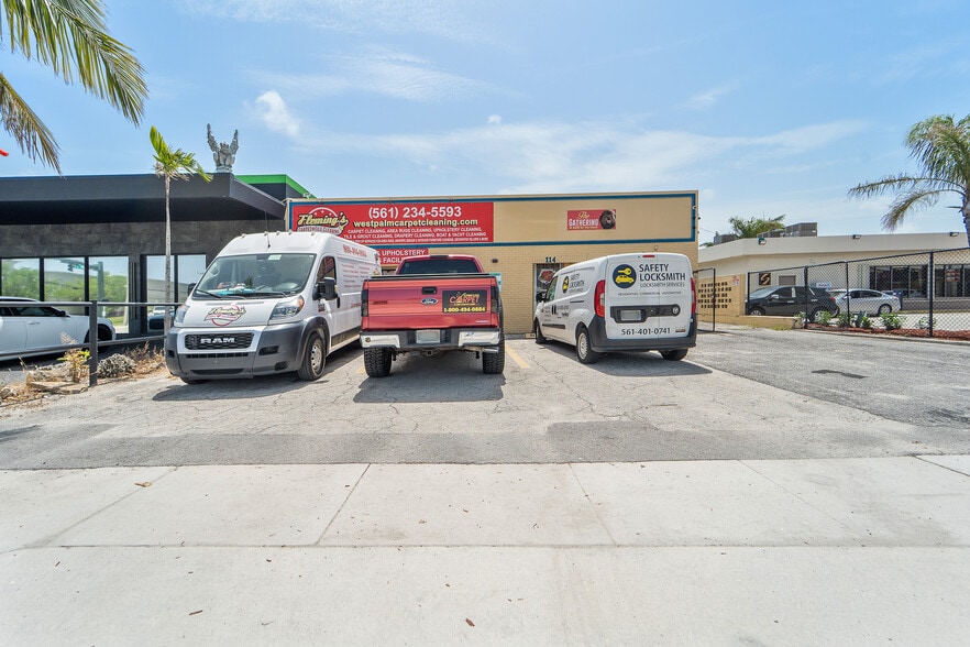 More Photos Of 112 N Federal Hwy, Lake Park Freestanding For Sale