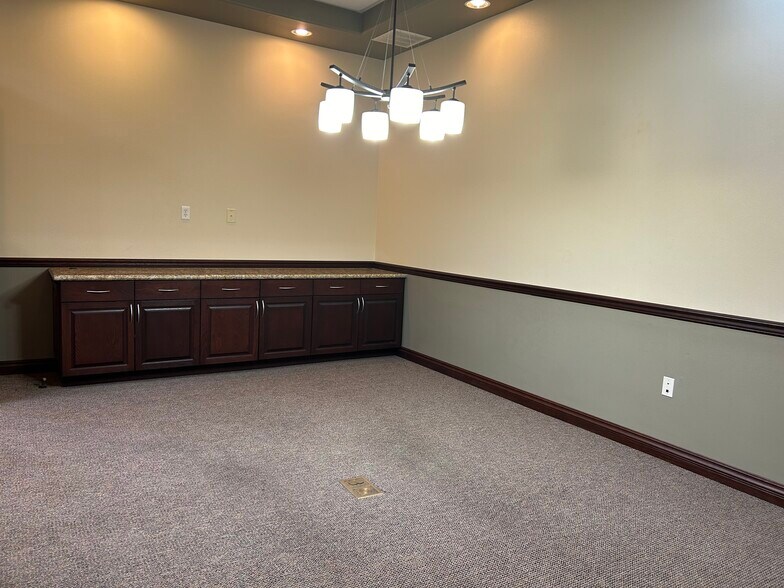 More Photos Of 1880 E Warm Springs Rd, Las Vegas Loft Creative Space For Sale
