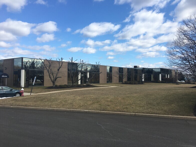 More Photos Of 60 Blacksmith Rd, Newtown Medical For Lease