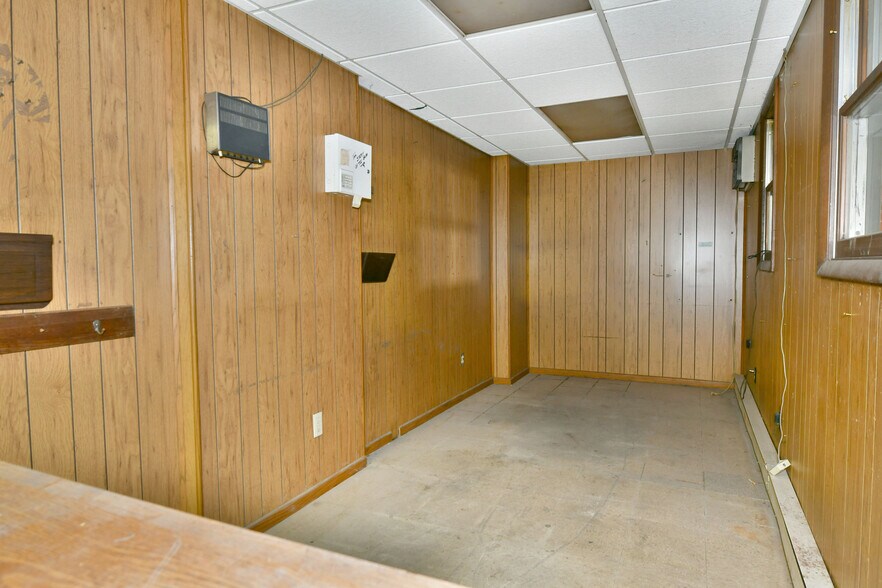 More Photos Of 944 W Rayen Ave, Youngstown Industrial For Sale