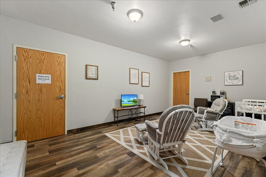 More Photos Of 18824 Smokey Point Blvd, Arlington Warehouse For Sale