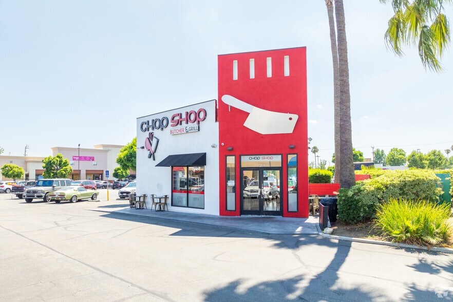 More Photos Of 17200-17288 Saticoy St, Van Nuys Unknown For Lease