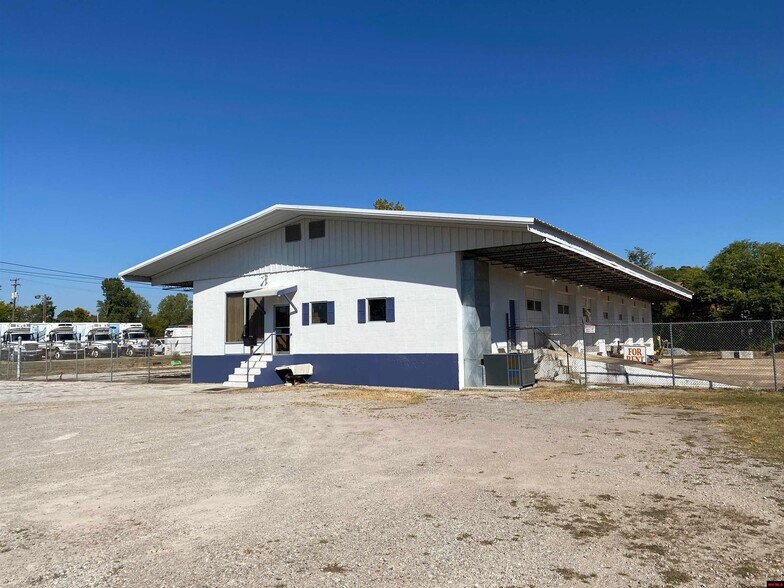 More Photos Of 209 E Wade Ave, Mountain Home Distribution For Sale