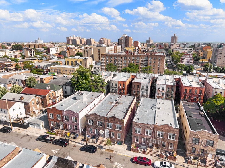 More Photos Of 18 Brighton 4th Ter, Brooklyn Apartments For Sale