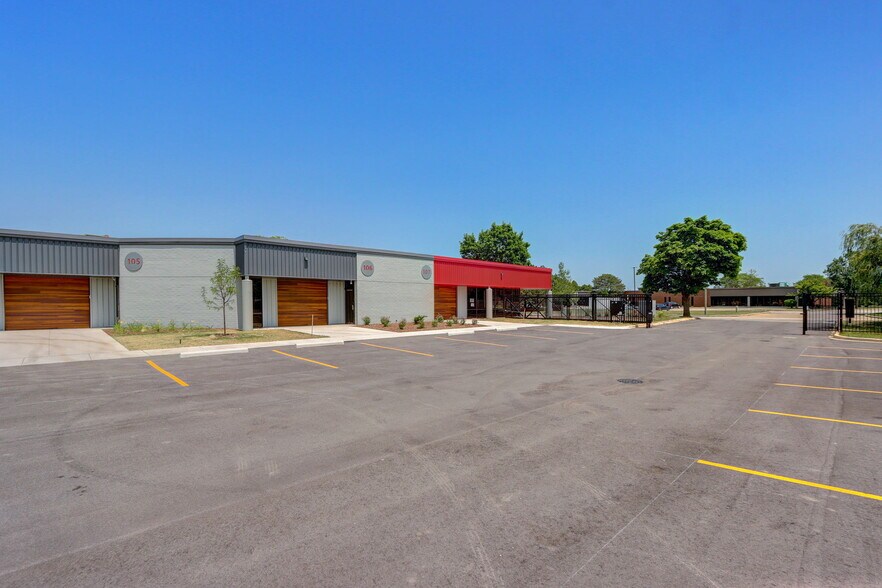 More Photos Of 8949 N Deerbrook Trl, Brown Deer Light Distribution For Sale