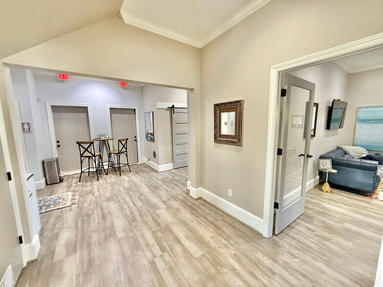 More Photos Of 204 Griffin Park Dr, Birmingham Office For Sale