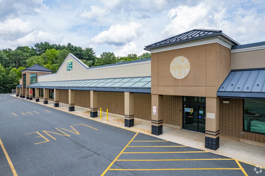 More Photos Of 2502 Foulk Rd, Wilmington Storefront For Lease