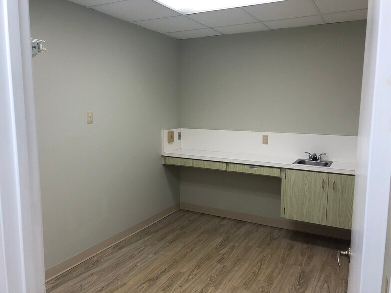 More Photos Of 331 N Maitland Ave, Maitland Medical For Sale