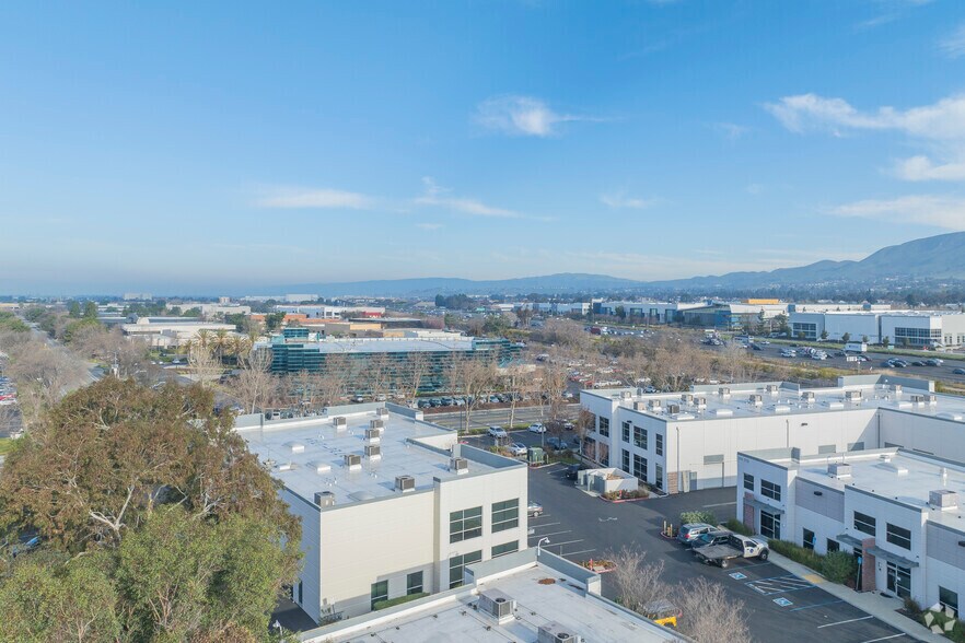 More Photos Of 2720-2734 Bayview Dr, Fremont Research And Development For Lease