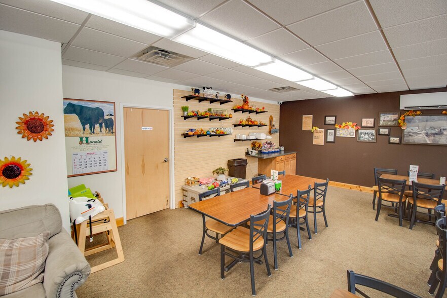 More Photos Of 908 N Main St, Brighton Restaurant For Sale
