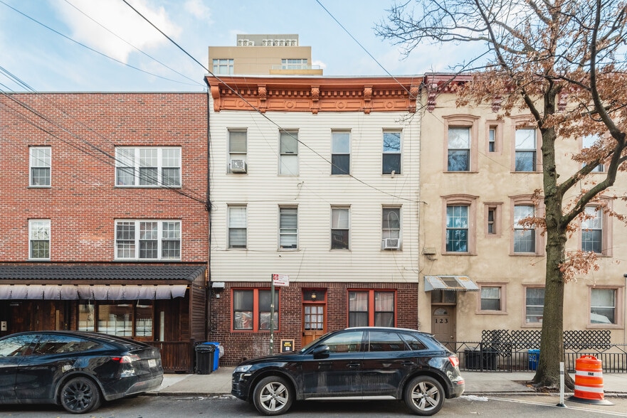 More Photos Of 119 Berry St, Brooklyn Multifamily For Sale