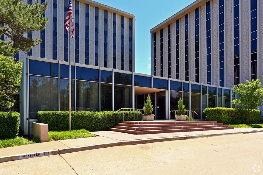 More Photos Of 2000 N Classen Blvd, Oklahoma City Unknown For Lease