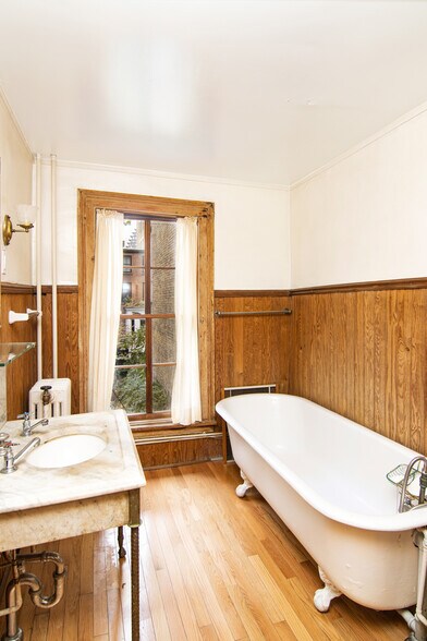 More Photos Of 69 Orange St, Brooklyn Specialty For Sale