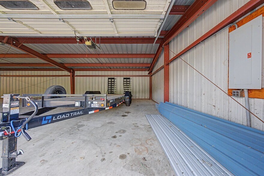 More Photos Of 16771 S 15th St, Galesville Warehouse For Sale