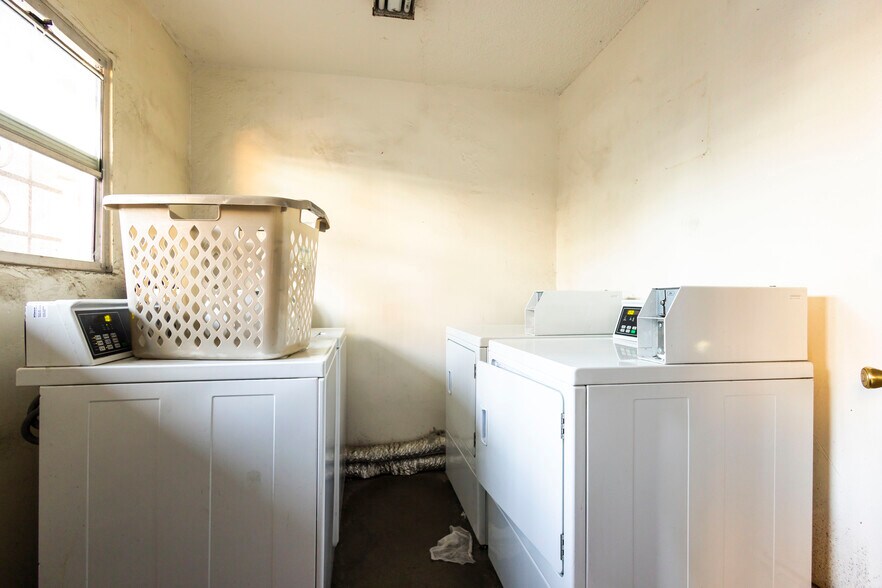 More Photos Of 10130 S Inglewood Ave, Inglewood Apartments For Sale