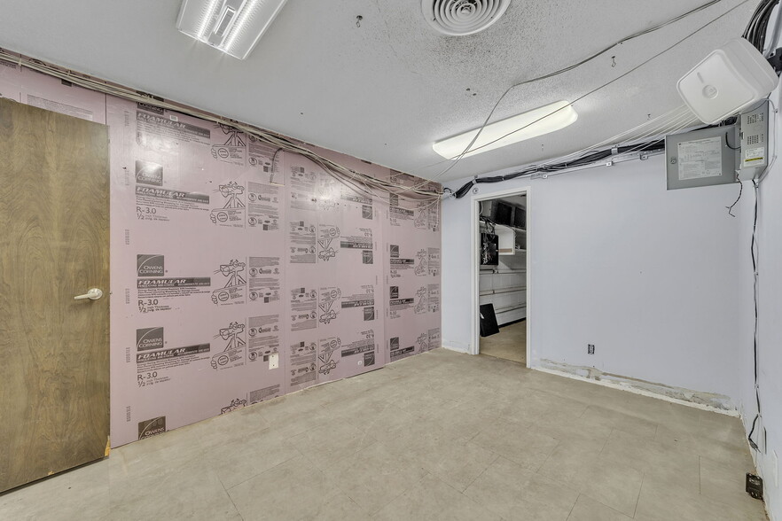 More Photos Of 2685 Durango Dr, Colorado Springs Warehouse For Lease