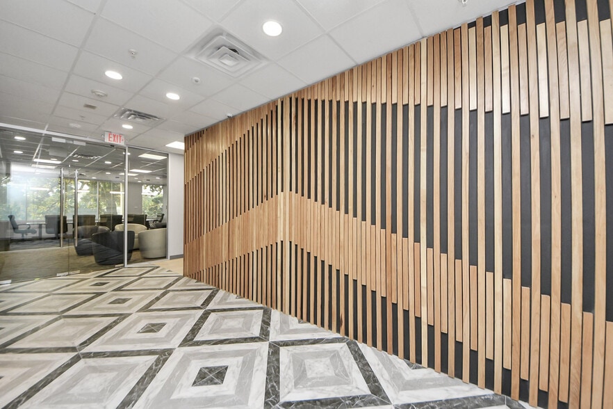 More Photos Of 8554 Katy Fwy, Houston Unknown For Lease