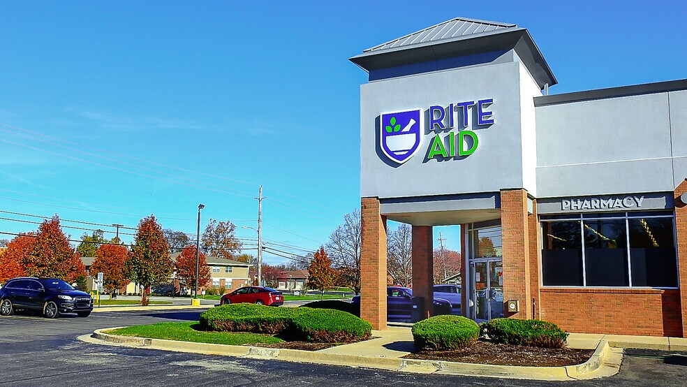 Primary Photo Of 900 Union Blvd, Englewood Drugstore For Lease