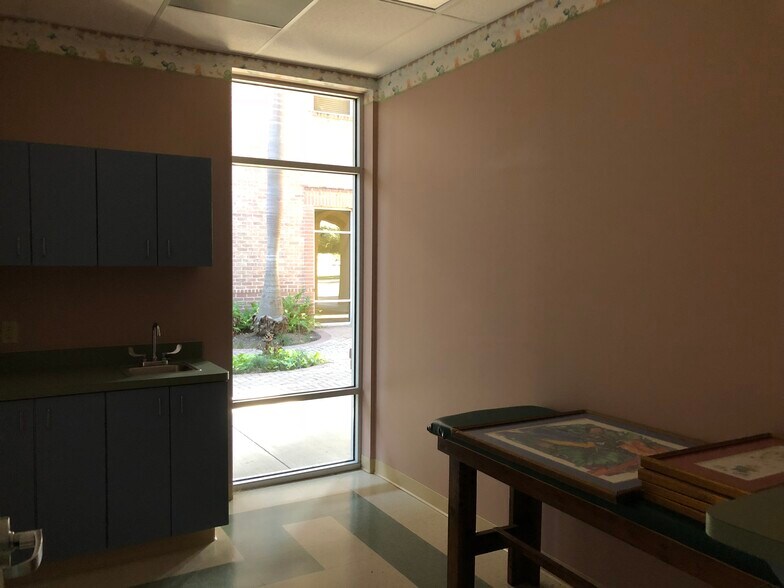 More Photos Of 4101 S Shary Rd, Mission Office For Lease