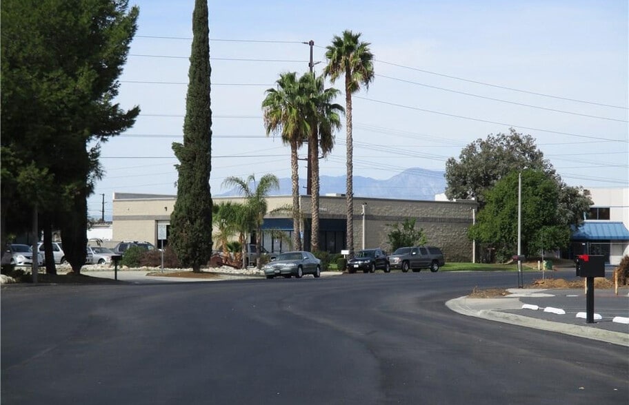 More Photos Of 6111 Quail Valley Ct, Riverside Warehouse For Lease