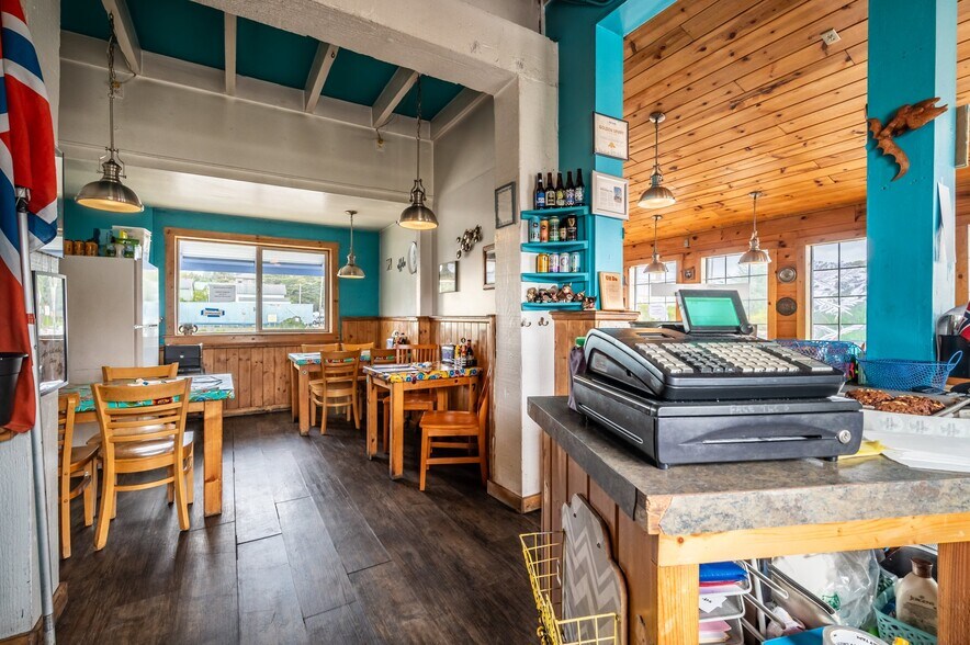 More Photos Of 259 6th St, Port Orford Restaurant For Sale