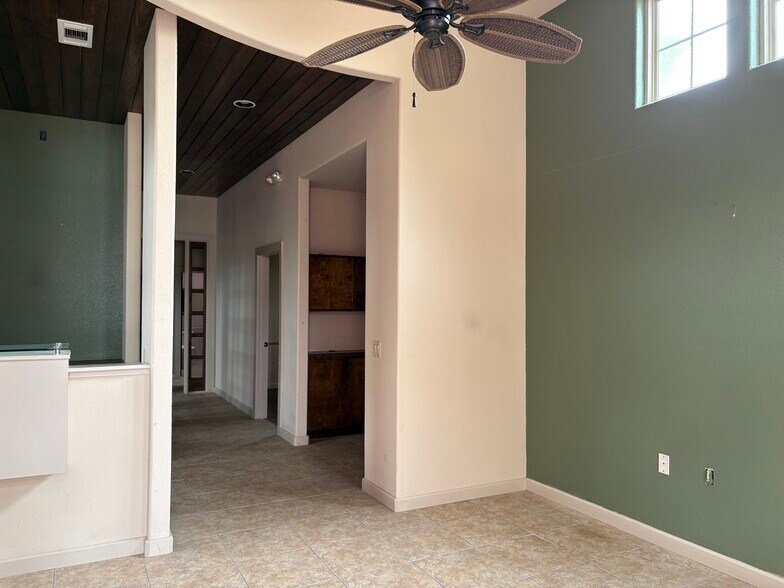 More Photos Of 146 Babcock Rd, San Antonio Office For Sale