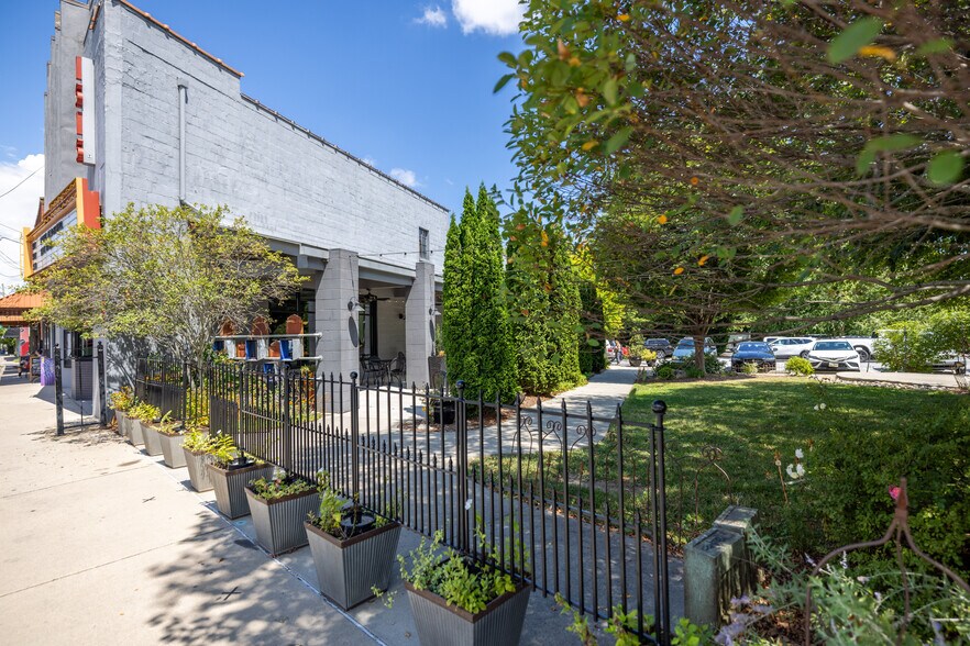 More Photos Of 743 Haywood Rd, Asheville Restaurant For Sale