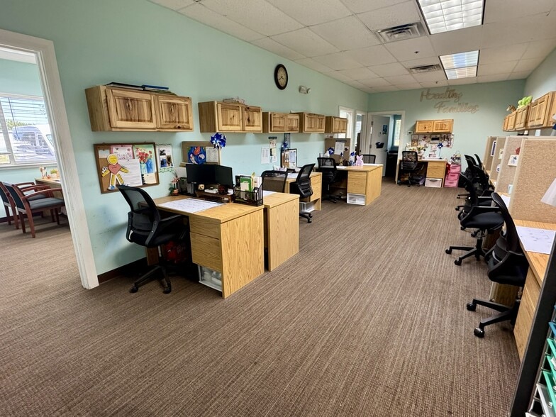 More Photos Of 1601 NE Success Dr, Jensen Beach Manufacturing For Sale