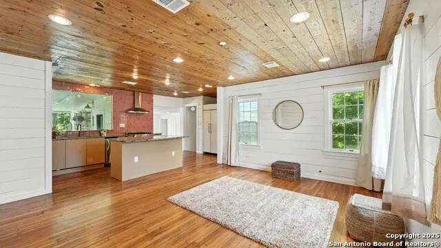 More Photos Of 105 NW River Rd, Martindale Specialty For Sale