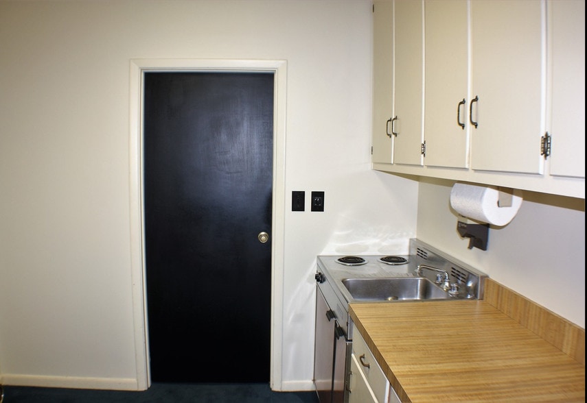 More Photos Of 111 W Pine St, Graham Office For Lease