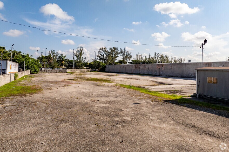 More Photos Of 2111 NW 141st St, Opa Locka Land For Lease