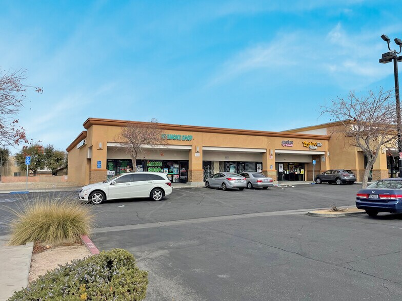 More Photos Of 1041 E Avenue J, Lancaster Unknown For Lease