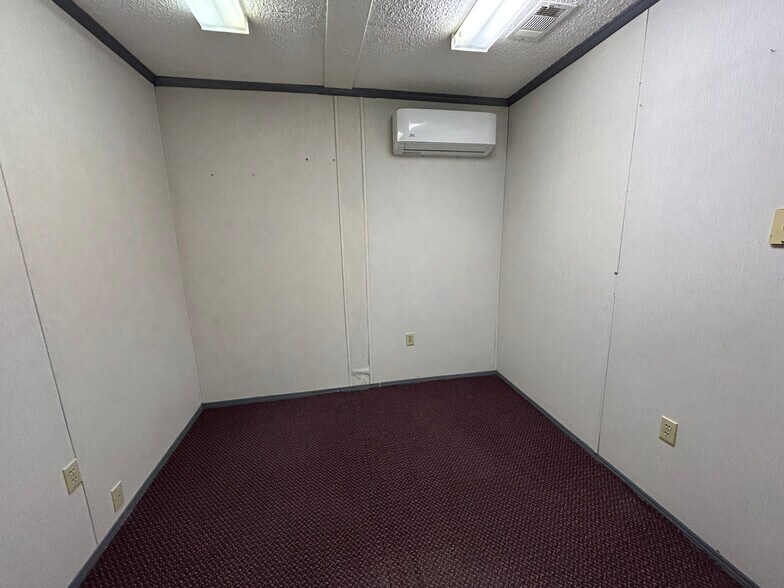 More Photos Of 134 Depot St, Bryson City Office Residential For Lease