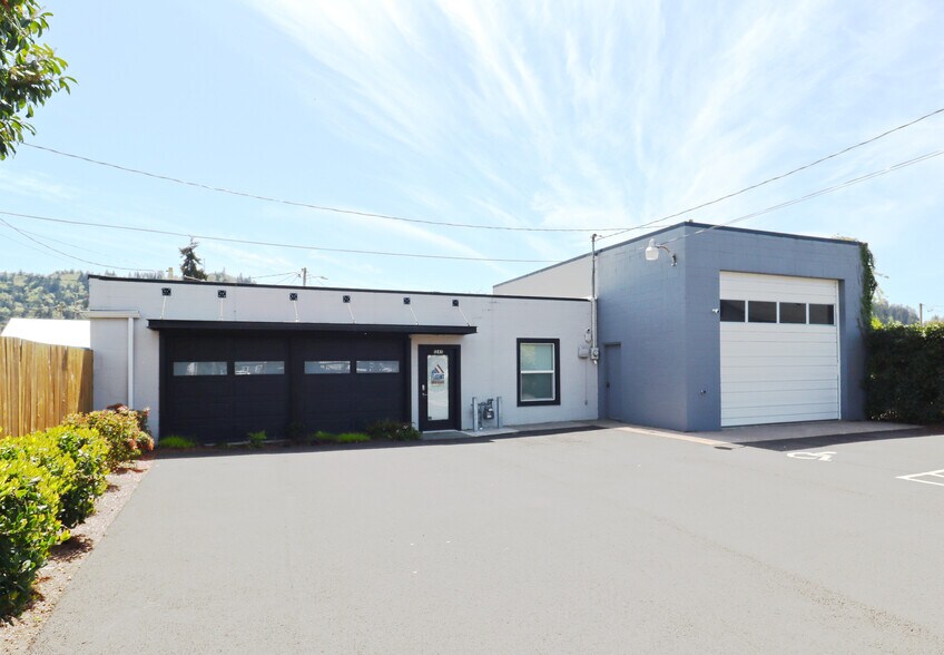 Primary Photo Of 1241 Main St, Springfield Office For Sale