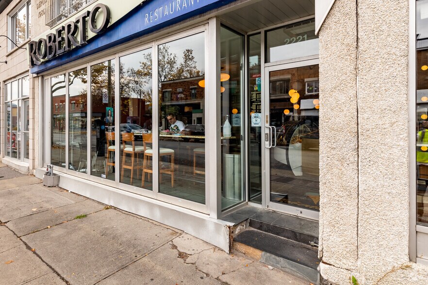 More Photos Of 2221-2227 Rue Bélanger, Montréal Storefront Retail Office For Sale