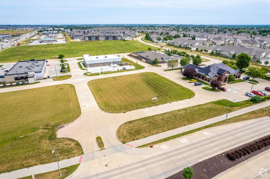 More Photos Of 1165 SE University Ave, Waukee General Retail For Lease