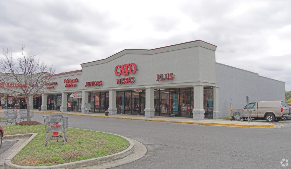 More Photos Of 2675 Decherd Blvd, Winchester Unknown For Lease