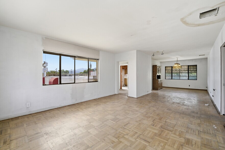 More Photos Of 915 W Olive Ave, Burbank Office For Sale