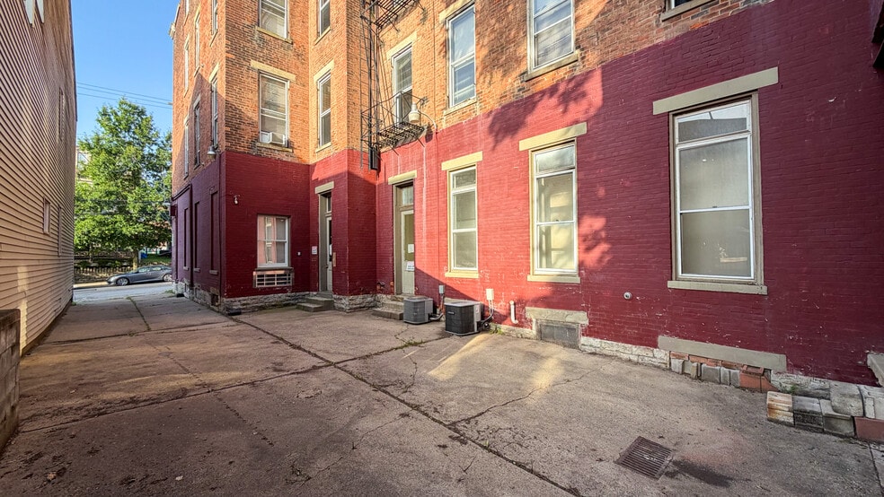 More Photos Of 24 E University Ave, Cincinnati Apartments For Sale