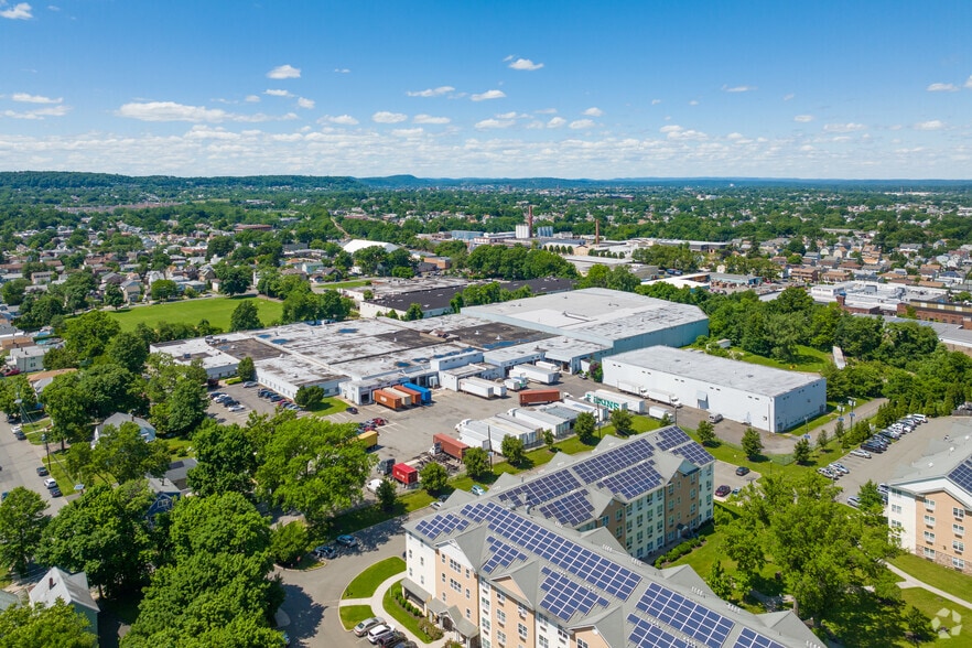 More Photos Of 1 Lisbon St, Clifton Distribution For Sale