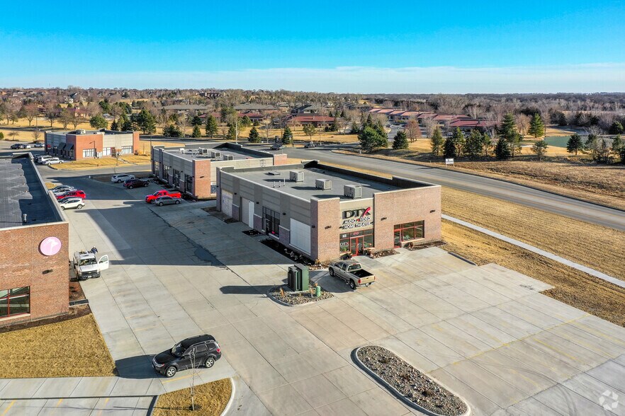 More Photos Of 8435 Executive Woods Dr, Lincoln Showroom For Lease