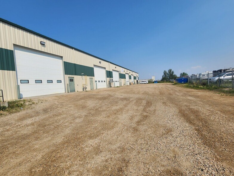 More Photos Of 3912 77th Av, Leduc Service For Sale