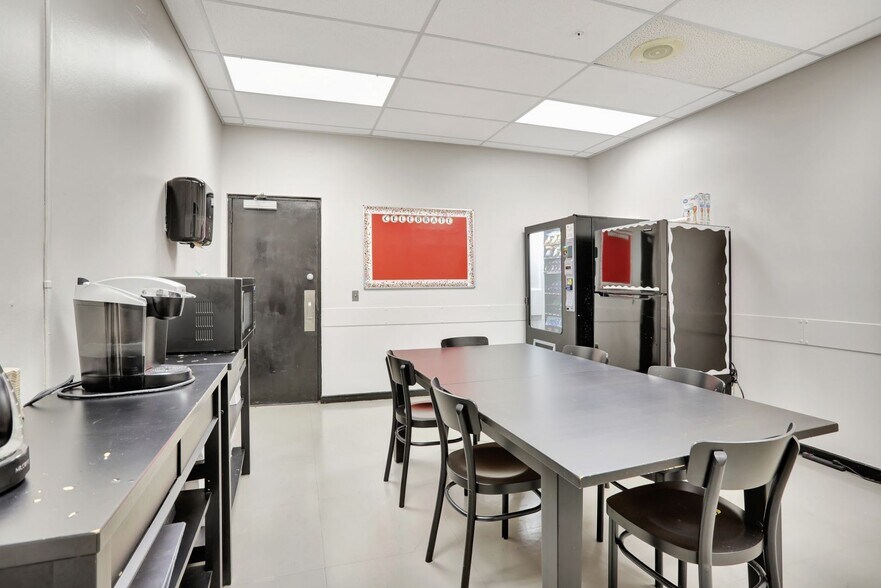 More Photos Of 959 SE 6th Ave, Deerfield Beach Schools For Sale