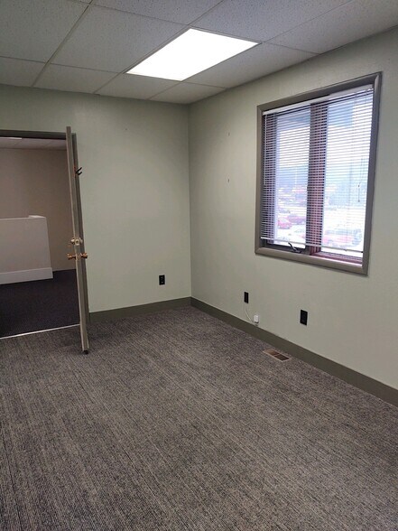 More Photos Of 601 E Seltice St, Post Falls Office For Lease