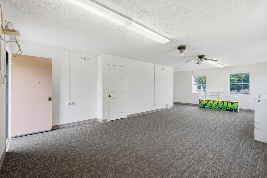 More Photos Of 2048-2050 W Florence Ave, Los Angeles Office For Sale