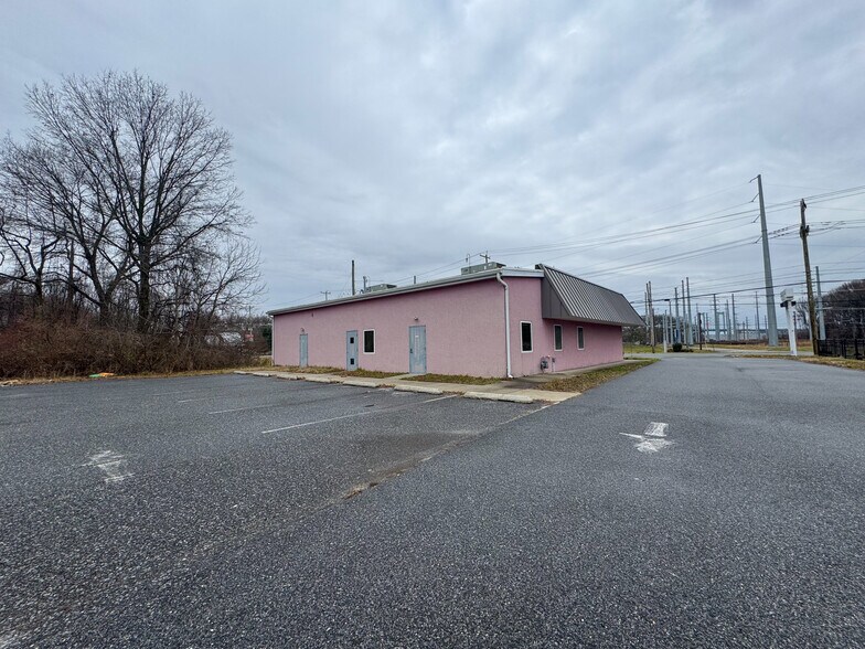 More Photos Of 370 N Broadway, Pennsville Freestanding For Sale