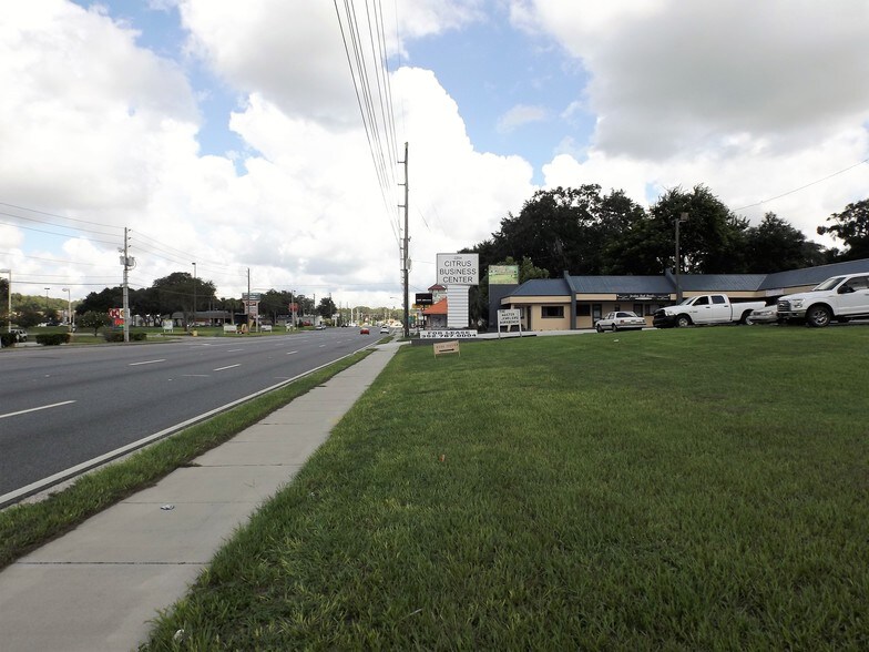 More Photos Of 2204 N Citrus Blvd, Leesburg Office For Sale