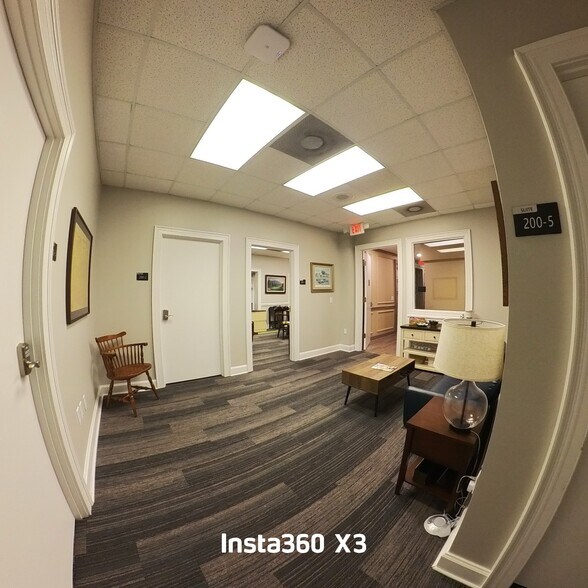 More Photos Of 198 E Main St, Franklin Medical For Lease