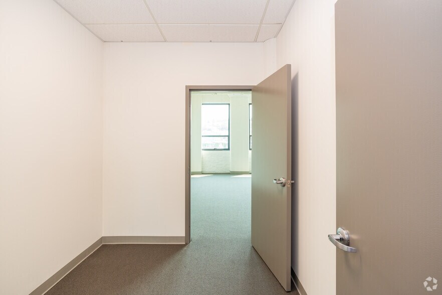 More Photos Of 1485 Bay Shore Blvd, San Francisco Office For Lease